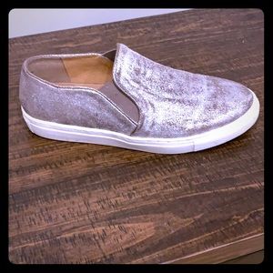 Diva True Pick A Daisy Sneaker in Metallic Suede